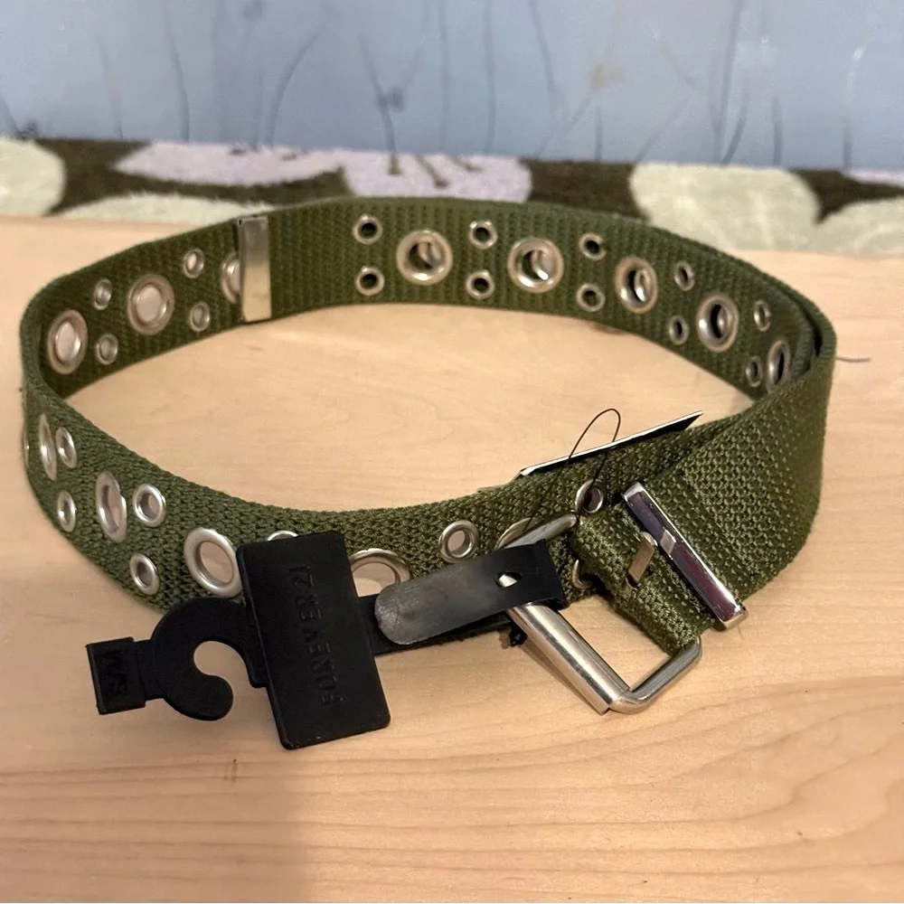 New Forever 21 Olive Belt with Silver Details Size S/M
